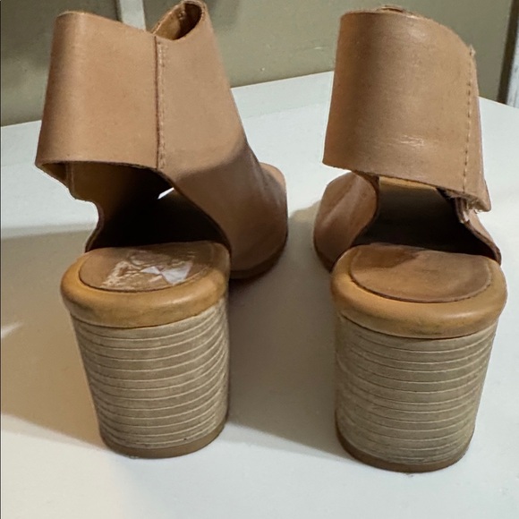 Kork-Ease Tan Open-Toe Mules - Picture 6 of 8